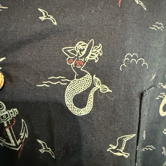 Cremieux Men's Medium Button Down Shirt Cotton Navy Mermaid Rockabilly Resort - Picture 3 of 8